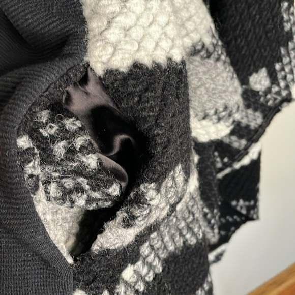 Guest Editor ANTHROPOLOGIE XS Black White Aztec Wool Waterfall Vest Boho Hippie - Picture 7 of 11